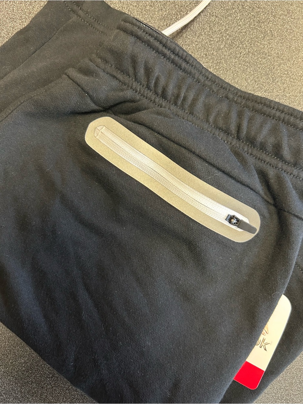 NWT men’s Reebok lifestyle 10” shorts Medium - Picture 7 of 8